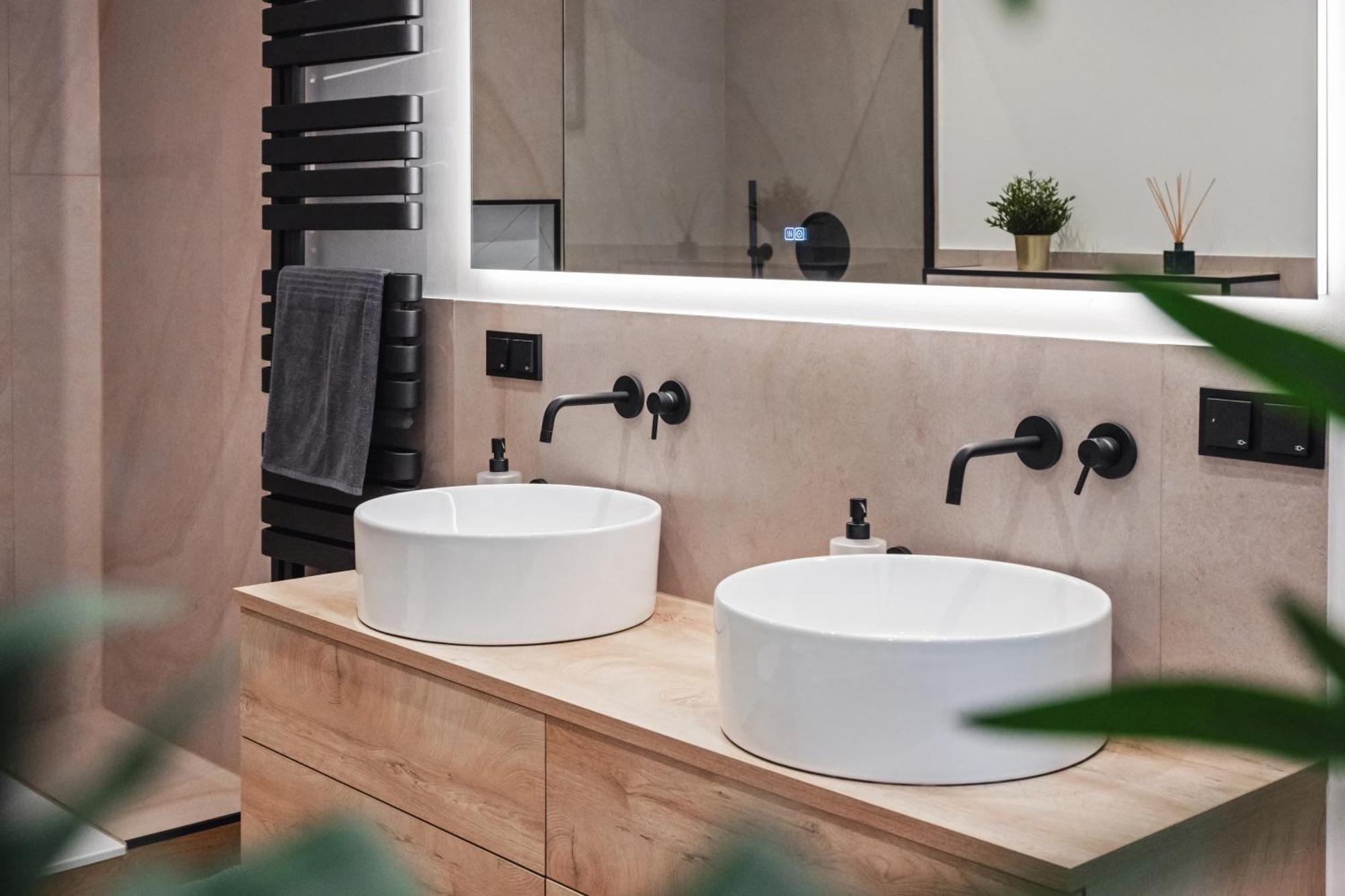 Edler Wohnraum Schlossteich-Suite 3 Sz Mit Zwei Balkonen, Kaffeevollautomat, Kamin, Klima, Lift & Zwei Parkplaetzen Chemnitz Zewnętrze zdjęcie
