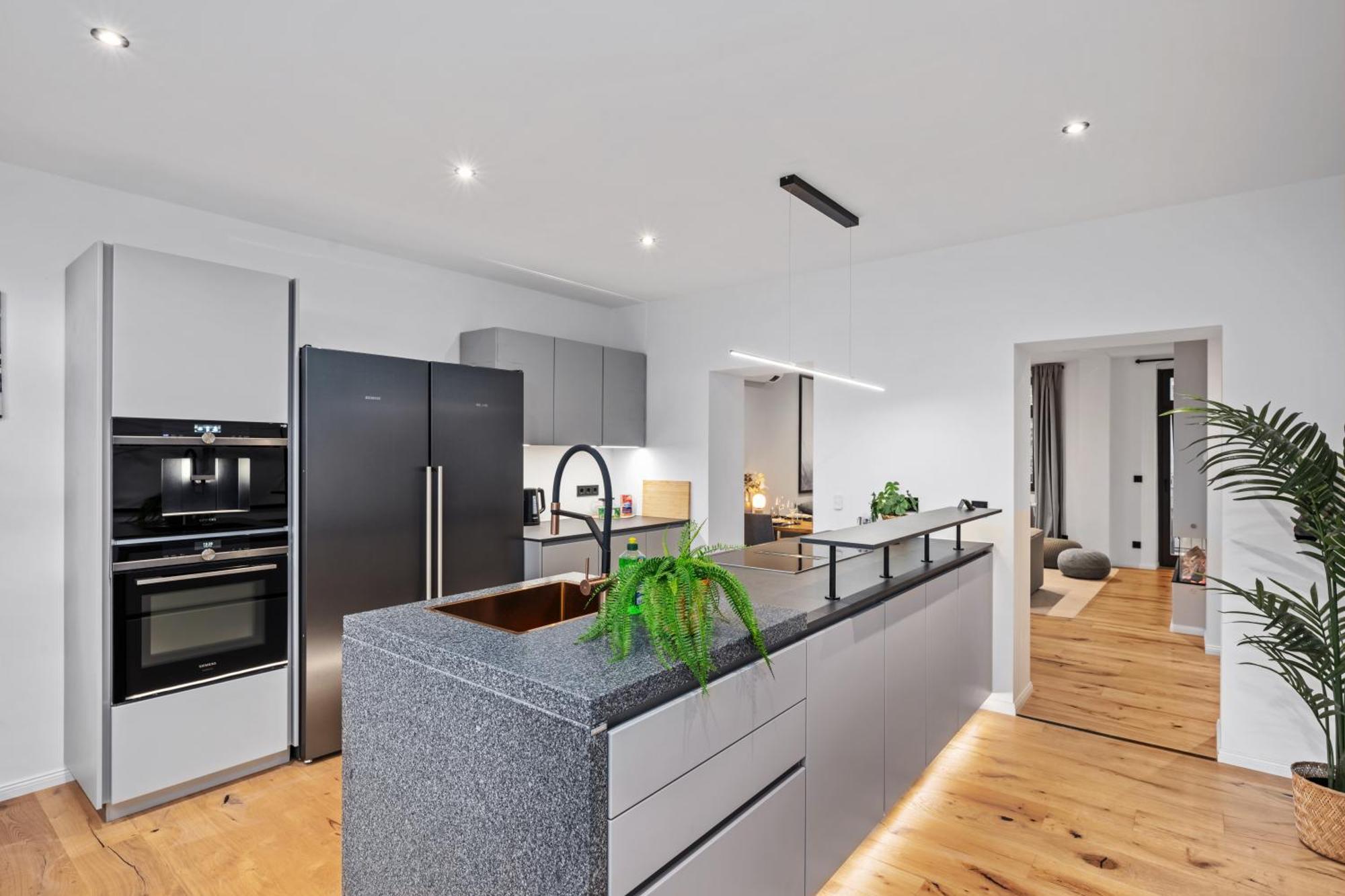 Edler Wohnraum Schlossteich-Suite 3 Sz Mit Zwei Balkonen, Kaffeevollautomat, Kamin, Klima, Lift & Zwei Parkplaetzen Chemnitz Zewnętrze zdjęcie